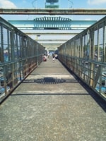 三鷹の跨線橋